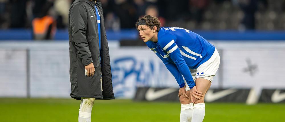 Ibrahim Maza (l) und Fabian Reese können ihre Enttäuschung nicht verbergen. 