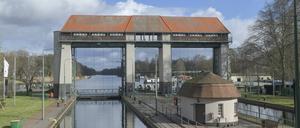 Die Schleuse Kleinmachnow am  Teltowkanal