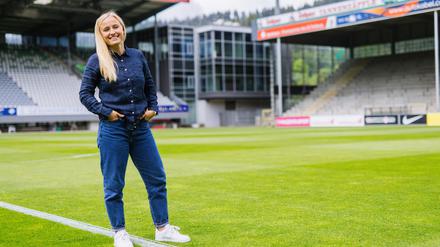 Theresa Merk saß erstmals seit Baby-Pause wieder auf der Bank bei Freiburg. 