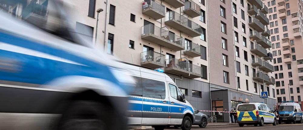 Der gewaltsame Tod einer jungen Frau wirft noch viele Fragen auf.