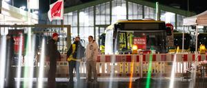 Um 3 Uhr nachts hatte am Montag der erste Warnstreik begonnen