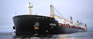 Das Frachtschiff „Vezhen“ lag am Montagmorgen weiter südlich von Karlskrona in Südschweden vor Anker. Es steht unter Verdacht, vorsätzlich ein Datenkabel berchädigt zu haben. War es Sabotage durch Russland?