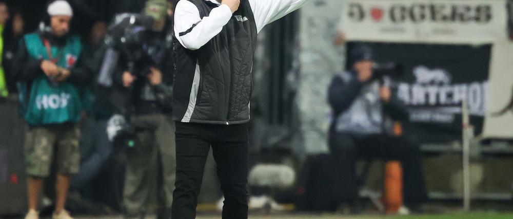Union-Trainer Baumgart sagt wo es langgeht - bislang ohne Erfolg.