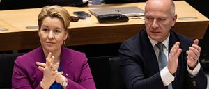 Wirtschaftssenatorin Franziska Giffey (SPD) und Kai Wegner (CDU), Regierender Bürgermeister von Berlin