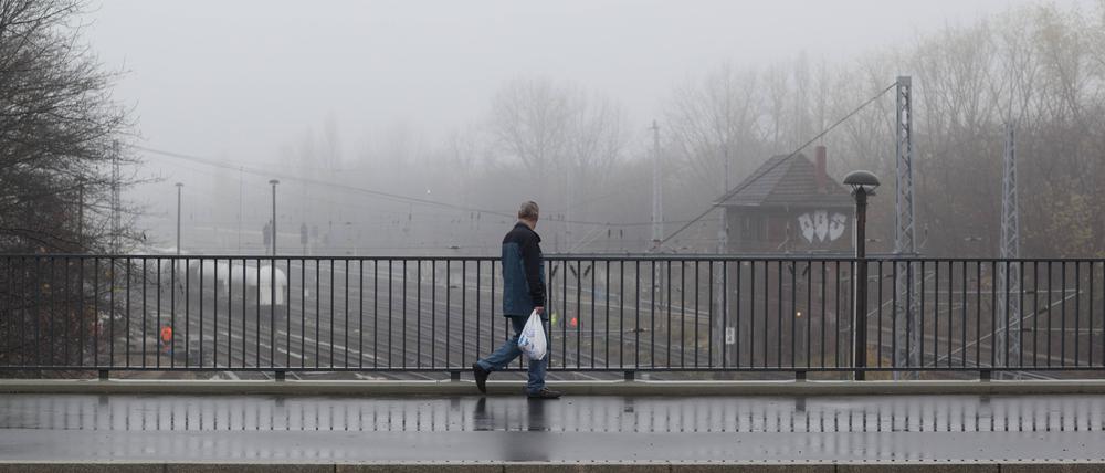 Die Kniprodestraßenbrücke in Berlin-Prenzlauer Berg.