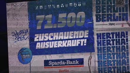 Weiß auf Blau: die neue Realität bei den Zuschauern.