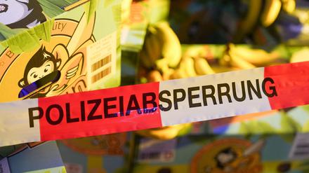 Mehr als eineinhalb Stunden war die Putlitzbrücke am Westhafen komplett gesperrt. Grund dafür waren Bananen. (Symbolbild)