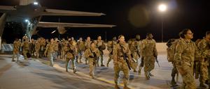 Soldatinnen und Soldaten der US Army auf dem texanischen Fort Bliss’ Biggs Army Airfield in El Paso.