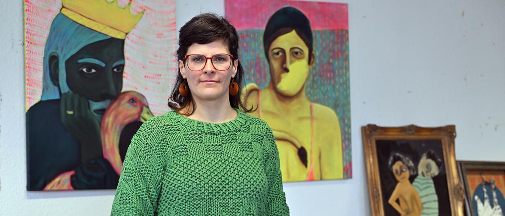 Ilan Anita Hunke in ihrem Atelier im Potsdamer Rechenzentrum.