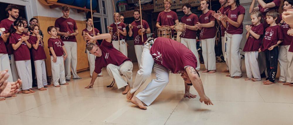 In der Capoeira Akademie in Friedrichshain-Kreuzberg dreht sich alles um den brasilianischen Kampfsport.