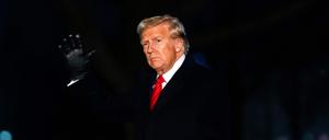 US President Donald Trump arrives at the South Lawn of the White House in Washington, DC on January 27, 2025. (Photo by Kent Nishimura / AFP)