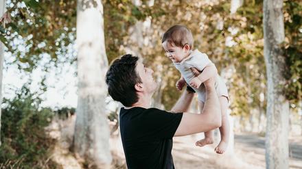 Vater mit Baby. 