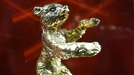 Wer gewinnt ihn im 75. Berlinale-Jahr? Die Goldbären-Statuette basiert auf einer Vorlage der Bildhauerin Renée Sintenis, die das Wahrzeichen Berlins in den 1930er Jahren schuf.