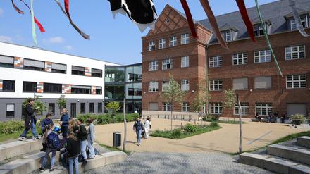 Das Potsdamer Humboldt-Gymnasium in der Heinrich-Mann-Allee.