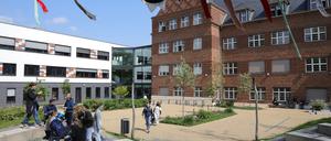 Das Potsdamer Humboldt-Gymnasium in der Heinrich-Mann-Allee.