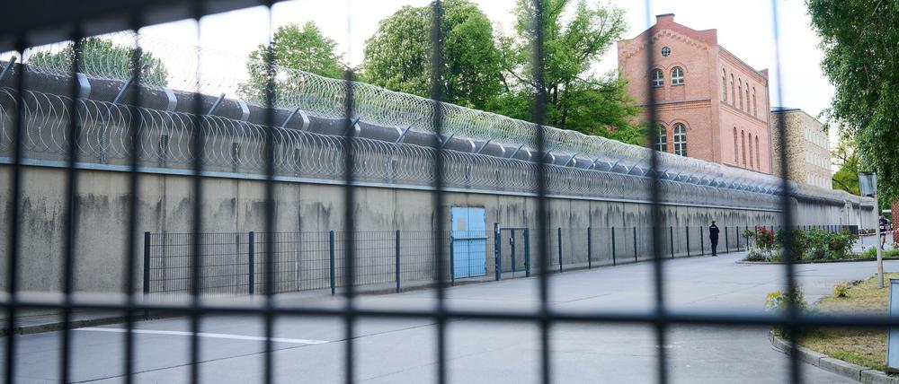 Staatsanwaltschaft ermittelt wegen Korruption, nachdem ein Häftling und eine Vollzugsbeamtin eine Beziehung gehabt haben sollen. (Archivbild) 