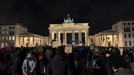 Demo gegen die Pläne von Kanzlerkandidat Friedrich Merz (CDU).
