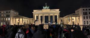 Demo gegen die Pläne von Kanzlerkandidat Friedrich Merz (CDU).