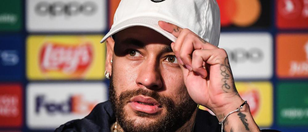 Neymar steht unmittelbar vor seinem Wechsel in seine Heimat. (Archivbild)