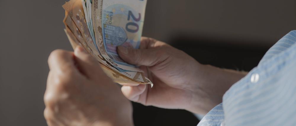 Knapp 50 Prozent der Umfrageteilnehmer waren der Meinung, dass Menschen mit geringem Einkommen besser als bisher unterstützt werden sollten.