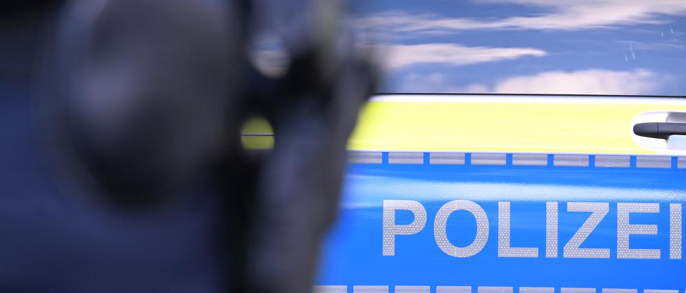 Die Polizei nahm die 31-jährige Kundin schließlich in Gewahrsam.