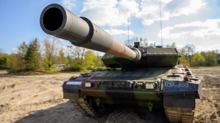 Zu den bekanntesten Produkten von KNDS gehört der Panzer Leopard 2.