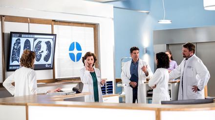 Ein gefährliches Virus hält die Ärzte in Atem.