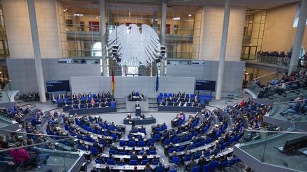 Der Bundestag hat am Donnerstag mit knapper Mehrheit für eine Verschärfung der Migrationspolitik gestimmt.