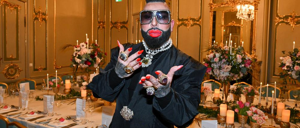 Harald Glööckler hat zum Fashion-Dinner geladen.