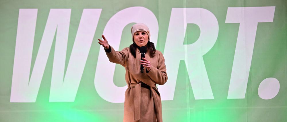 Grünen-Spitzenkandidatin Annalena Baerbock wirbt bei einer Wahlkampfveranstaltung in Potsdam um die Stimmen der Wähler bei der Bundestagswahl am 23. Februar.