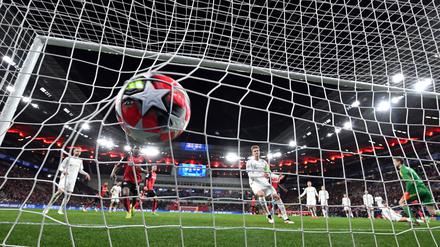 Bayer Leverkusen umgeht durch das 2:0 gegen Sparta Prag die Playoffs und steht direkt im Achtelfinale.