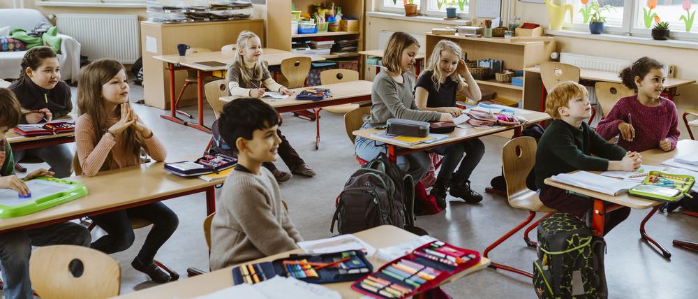 Der Unterricht in freien Schulen wird durch private Gebühren mitfinanziert.