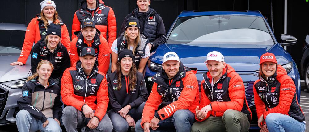 Deutsche Skisportler im Herbst bei der Einkleidung - zur alpinen WM fährt ein überraschend großes Team.