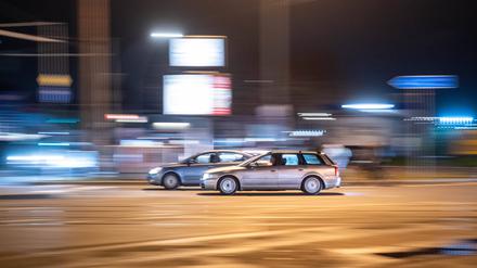 Mit hohem Tempo durch Berlin – hier auf der Prenzlauer Allee.
