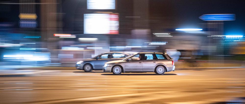 Mit hohem Tempo durch Berlin – hier auf der Prenzlauer Allee.