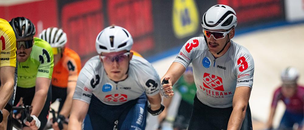 Moritz Augenstein (re., mit Partner Matias Malmberg) muss nach dem Unfall auf das Rennen in Berlin verzichten.