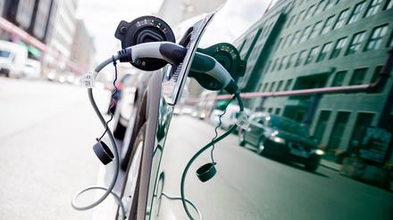 In Berlin und Brandenburg wurden weniger Autos mit alternativem Antrieb zugelassen. (Symbolbild)