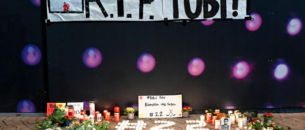 Die Düsseldorfer EG gedachte an ihrer Heimspielstätte ihrem ehemaligen Mitspieler Tobias Eder.