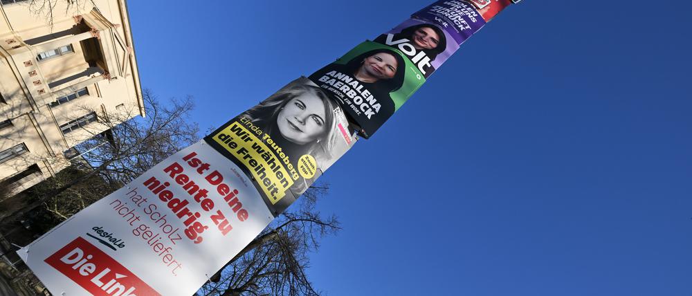 Wahlplakate dominieren bereits wieder das Straßenbild in Potsdam.