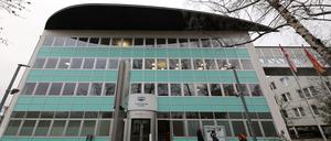 Am Interimsrathaus in der Edisonallee können seit Oktober Passdokumente abgeholt werden – aber nur, wenn man in Babelsberg, Am Stern, Drewitz oder Kirchsteigfeld wohnt.