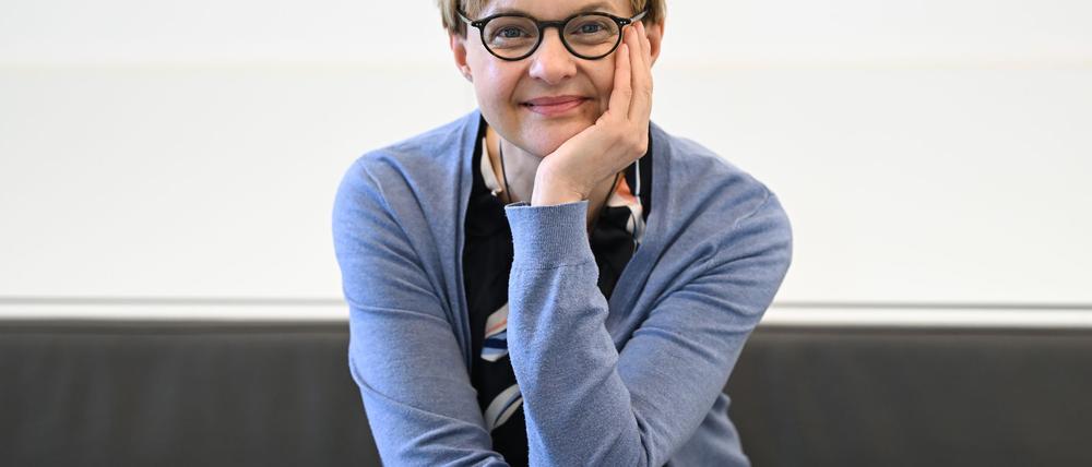 „Wenn jemand akut suizidal ist, ist das Erste, was man tun muss, Zeit zu gewinnen“, sagt Ute Lewitzka, Deutschlands erste Professorin für Suizidologie und Suizidprävention.