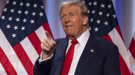 Donald Trump als designierter Präsident der USA bei einem Republikanertreffen. Seine Zölle sind auch die Strafe für andere Länder, die nicht das machen, was Trump will.