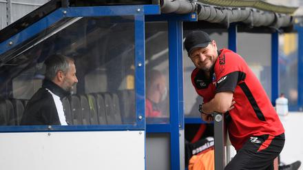 Im Bundesliga-Spitzenspiel treffen Marco Rose (l) und Steffen Baumgart aufeinander, dann können sie sich über alte Zeiten austauschen.