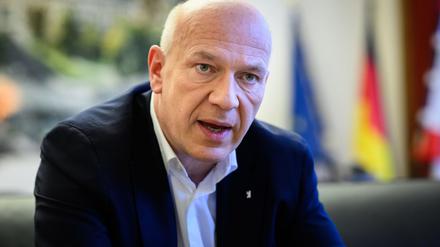 Berlins Regierender Bürgermeister Kai Wegner (CDU) plädiert für ein gemeinsames Vorgehen der „demokratischen Mitte“ in der Migrationspolitik. (Archivbild)