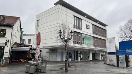 Leerstehende früheres C&A-Kaufhaus in Alt-Tegel.