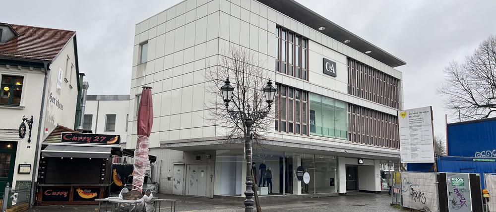 Leerstehende früheres C&A-Kaufhaus in Alt-Tegel.