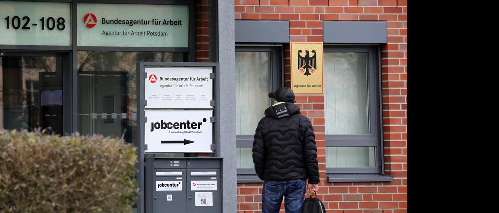 Die Agentur für Arbeit Potsdam hat wieder mehr zu tun.