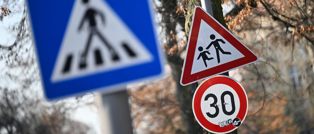 Die Möglichkeiten von Kommunen für Tempo 30 sollen ausgebaut werden. (Symbolbild)