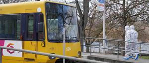 Ein Zwölfjähriger ist bei einem Unfall mit einer Straßenbahn tödlich verletzt worden.