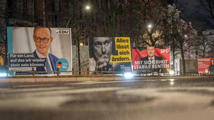 In Berlin wurden mehrere Wahlplakate beschädigt. (Archivbild) 